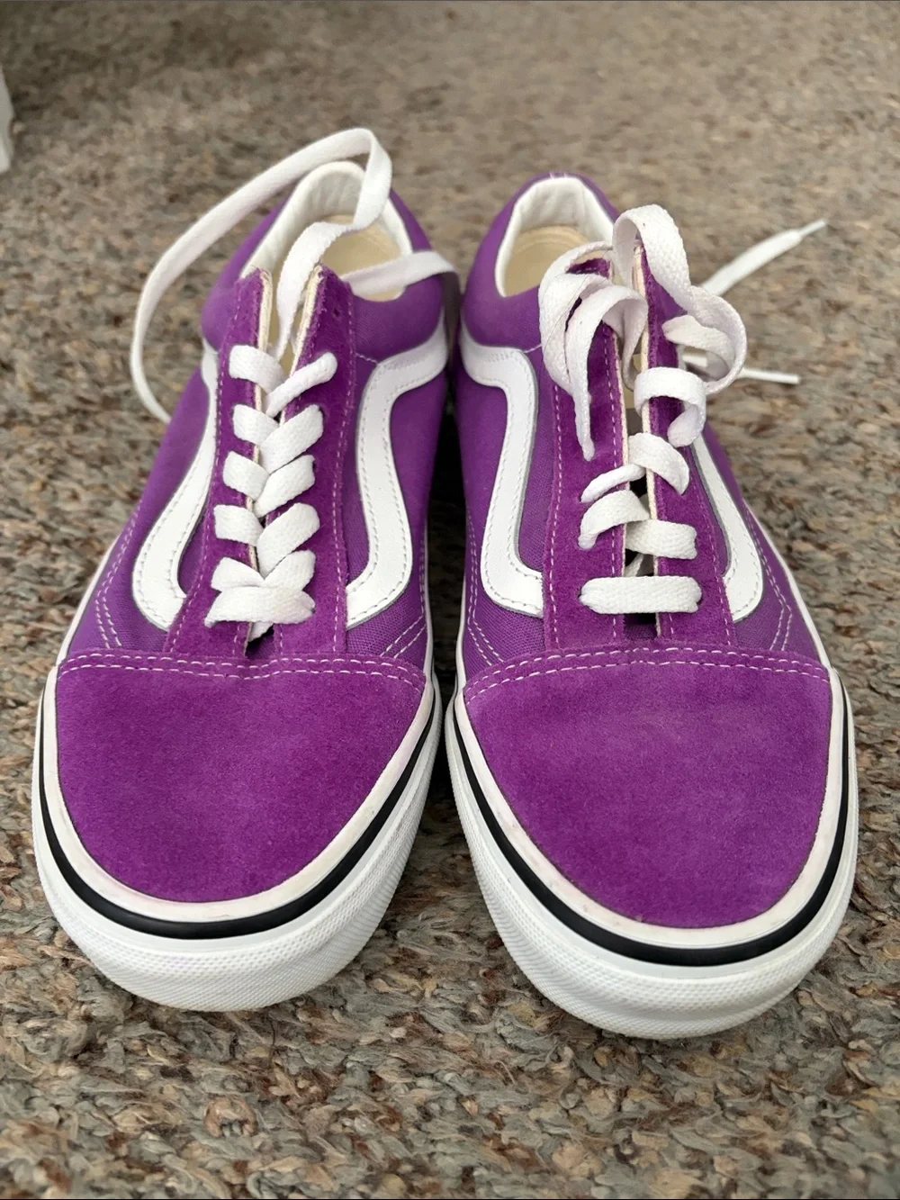 Vans Low-Top Old Skool Sneakers in Purple and White- like new